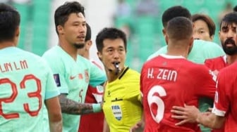 Jejak Kotor Wasit Timnas Indonesia vs Malaysia: Biarkan Muka Pemain Ditendang