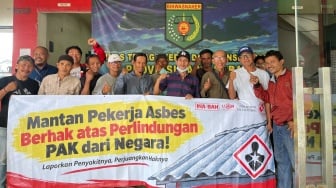 Mantan Pekerja Asbes Laporkan Dugaan Penyakit Akibat Kerja ke Pengawas Ketenagakerjaan Karawang