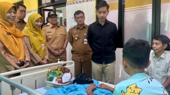 Langkah Gibran Sambangi Korban MBG Disebut Belum Selesaikan Masalah, Cuma Cari Panggung Politik?