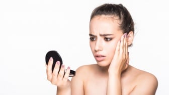 7 Penyebab Cushion Menggumpal di Cuping Hidung dan Garis Senyum serta Solusinya