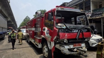 Mobil Damkar Hantam 6 Kendaraan Sekaligus di Cakung
