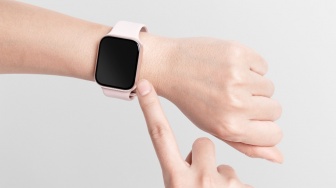 5 Cara Mengatasi Tali Strap Smartwatch Silikon yang Bikin Kulit Gatal dan Iritasi