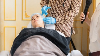 Bukan Lagi Sekadar Glowing, Tren Kecantikan Kini Fokus pada Struktur Kulit