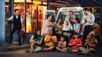 Ayah Bangkit dari Kematian demi Utang KPR, Film 'Gak Ada Matinya' Bikin Ketawa Sekaligus Stres
