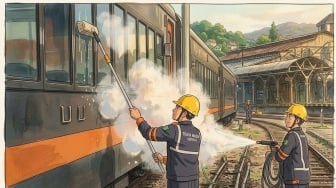 Datang Saat Kereta Berhenti, Mereka yang Tak Terlihat di Balik Bersihnya Setiap Gerbong