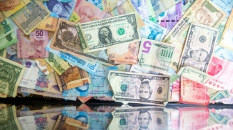 Rupiah Dekati Rp18.000, BI Pilih Kurangi Intervensi di Pasar Valuta Asing
