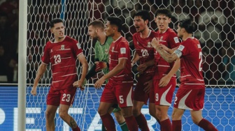 Justin Hubner Buka Suara soal Dampak Kartu Merah Thom Haye