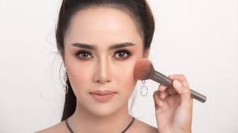 Pipi Auto Fresh! 6 Blush On Nuansa Mauve yang Elegan untuk Daily Makeup