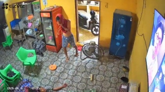 Maling Bergaya Ninja Sikat HP-Tabung Gas Warga di Medan