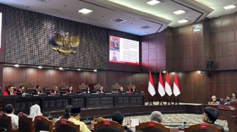 'Pernah Nyantet Orang?', Kelakar Hakim MK yang Bikin Pemohon Pasal Santet Tarik Gugatan