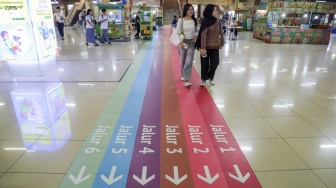 Penunjuk Arah Warna-warni Bikin Cari Bus di Terminal Blok M Lebih Mudah