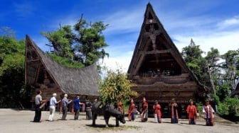 Belajar dari Rumah Adat Batak: Bagaimana Merancang Bangunan yang Rendah Karbon