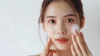 4 Tone Up Sunscreen Buat Kulit Remaja Bikin Cerah Natural Tanpa Efek Dempul