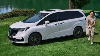Honda Keluarkan Mobil Keluarga Harga Setara Innova Zenix Hybrid