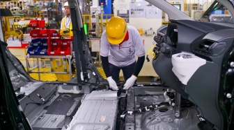 Pabrik Toyota Karawang Pilih Tetap Pertahankan Tenaga Manusia ketimbang Robot