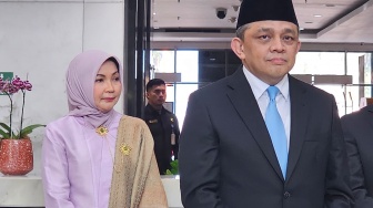 Kembali ke Kemenkeu Sebagai Wamen Usai Dicopot Purbaya, Luky Alfirman Disambut Karangan Bunga