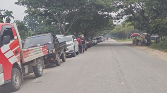 Antrean Solar di Siak Mengular, Sopir: Butuh 2 Jam Lebih untuk Dapat Minyak