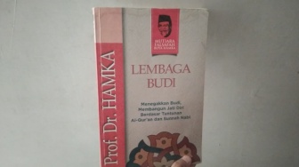 Relevansi 'Lembaga Budi' Buya Hamka: Saat Kesopanan dan Etika Mulai Luntur di Media Sosial