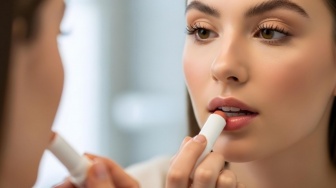 Cegah Bibir Hitam! 4 Lip Balm SPF 30 untuk Outdoor Lindungi dari Sinar UVA