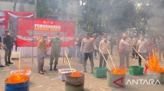 Polres Cimahi Musnahkan 150 Kilogram Tembakau Sintetis Hasil Penggerebekan di Batujajar
