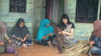 Dari Gambut Kalimantan ke Pasar Modern: Mengubah Rumput Purun Jadi Napas Baru Perajin Lokal