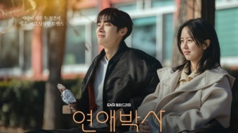 5 Fakta Menarik Drama Between Steps, Karya Terakhir Sutradara Legendaris