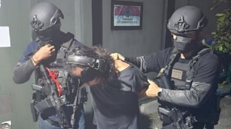 Densus 88 Bongkar Jaringan Teror: Gunakan Pertemuan Daring untuk Indoktrinasi dan Latihan Fisik!