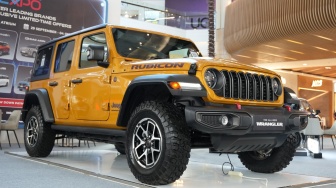 Warna Spesial Jeep Wrangler Goldilocks Resmi Sapa Konsumen Indonesia
