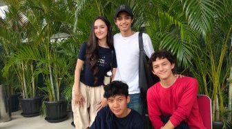 Estafet Zafran di Film 5 Cm: Revolusi Hati, Roman King Bersyukur Didukung Herjunot Ali
