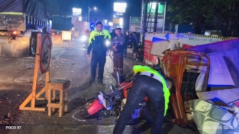 Dua Meninggal dan Lima Luka-Luka Usai Motor Roda Tiga Nekat Salip Truk di Cileungsi Bogor