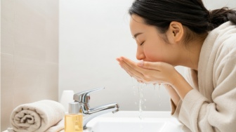 Skin Barrier Rusak? 5 Cleanser dengan Cholesterol Ini Bikin Kulit Lembap