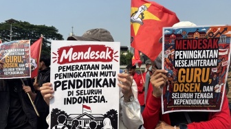 Demo di DPR, BEM SI Desak Pendidikan Gratis dan RUU Sisdiknas Segera Disahkan