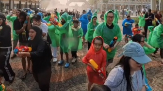 Dari Zumba hingga Hujan Busa, Momen Little Siam Jadi Arena Bermain Keluarga