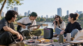 Bukan Cuma Buat Karaoke, Sharp Perluas Party Speaker untuk Camping hingga Gathering