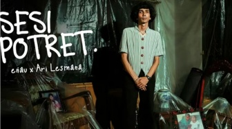 Review Lagu Sesi Potret: Penyesalan Perantau yang Sering Menunda Pulang