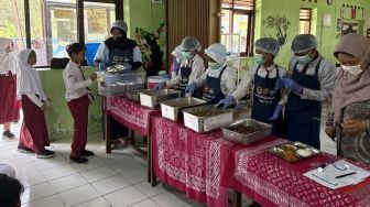 Berkaca Kasus Keracunan, Jogja Uji MBG Prasmanan dan Tak Lagi Pakai Ompreng