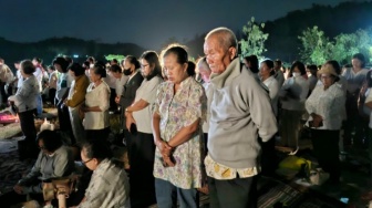 Ibadah Alam GKJ Baturetno ke-9: Memaknai Api, Kematian, dan Daya Hidup dari Balik Area Makam