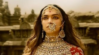 Padmaavat: Saat Perempuan Memilih Lenyap daripada Jatuh ke Tangan Lelaki