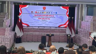 Rp 13,24 Triliun Uang Hasil Penertiban Hutan Diserahkan ke Negara, Ditumpuk di Gedung Bundar