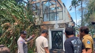 Villa Mewah Terbakar Gara-gara Penghuni Usir Laba-laba Pakai Api