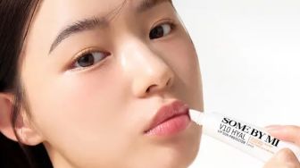 4 Lip Essence Berbahan Petrolatum Atasi Bibir Mengelupas hingga Pecah-Pecah