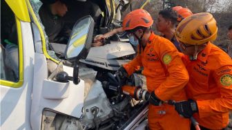 Maut di Jalinpantim Tulang Bawang: Tabrakan Beruntun 10 Kendaraan, 2 Tewas Terjepit