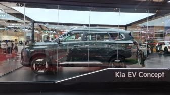 Kia Carens Siap Masuki Era Mobil Listrik di Indonesia