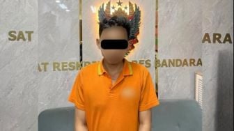 Tas Penumpang Diaduk-aduk, Aksi Porter Bandara Ngurah Rai Sikat Uang Belasan Juta Terekam CCTV
