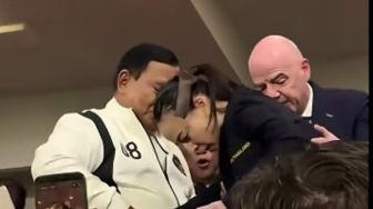 Viral Madam Pang Hampir Jatuh ke Pelukan Prabowo Usai Final FIFA ASEAN Cup Bikin Netizen Heboh