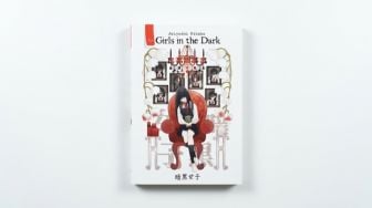 Ketika Kesempurnaan Menyimpan Rahasia Gelap dalam Novel Girls in the Dark