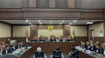 Febrie Adriansyah Cs Tandatangani Pakta Integritas Antipenyuapan Jelang Pembacaan Dakwaan