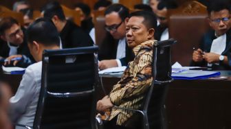 Febrie Adriansyah Didakwa Cuci Uang Lewat 29 Perusahaan