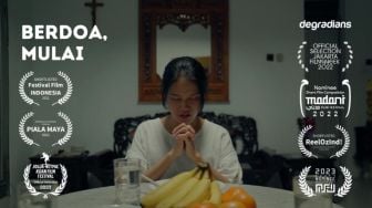 Ulasan Film Pendek "Berdoa, Mulai": Mengurai Mayoritas di Sekolah Negeri