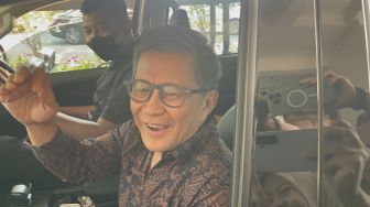 Dikecam usai Jadi Wantimpres, Rocky Gerung Balas Santai: Mantan Masih Mantau